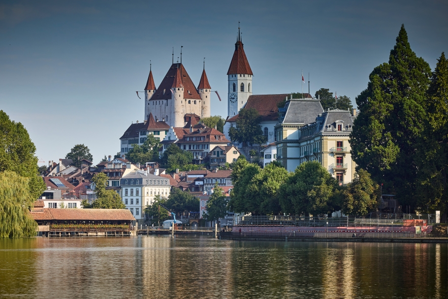 thun_schloss.jpg